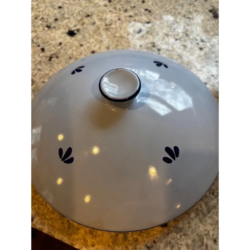Vintage DRU Holland Enamel Cast Iron Saucepan with Lid Light‎ Blue Floral 7.5 in